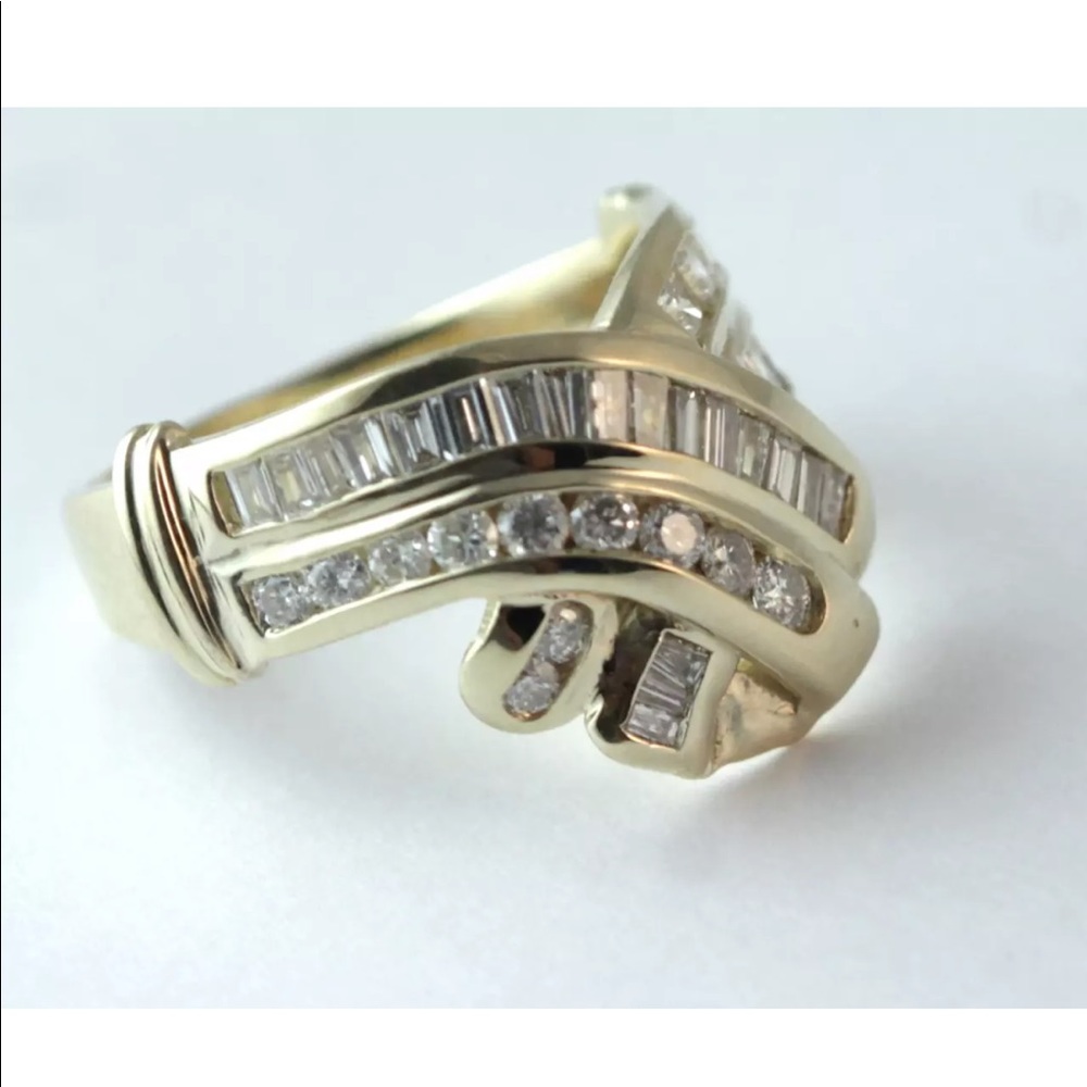 DIAMOND RING - ONE CARAT - GOLD - Picture 2 of 8
